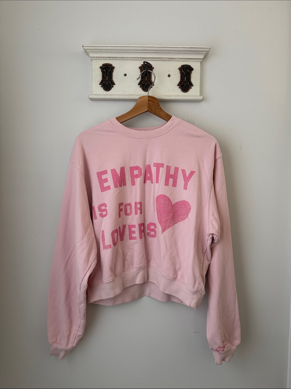Relaxed Pink Graphic Crewneck Crop Sweatshirt - Empathy Heart Print